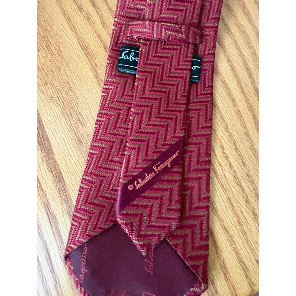Salvatore Ferragamo 100% silk
